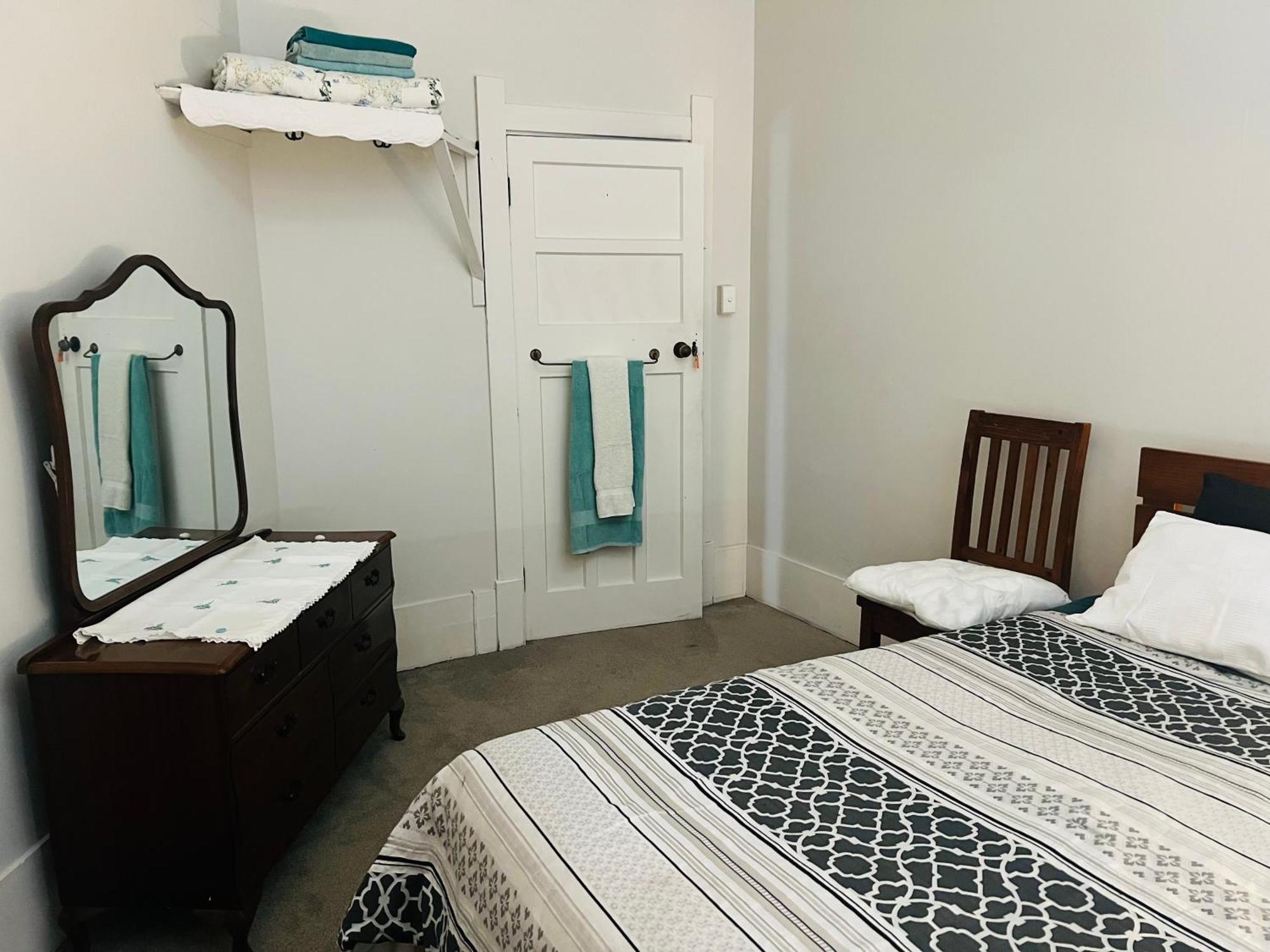 Wayne'S World Westport Hostel Ngoại thất bức ảnh