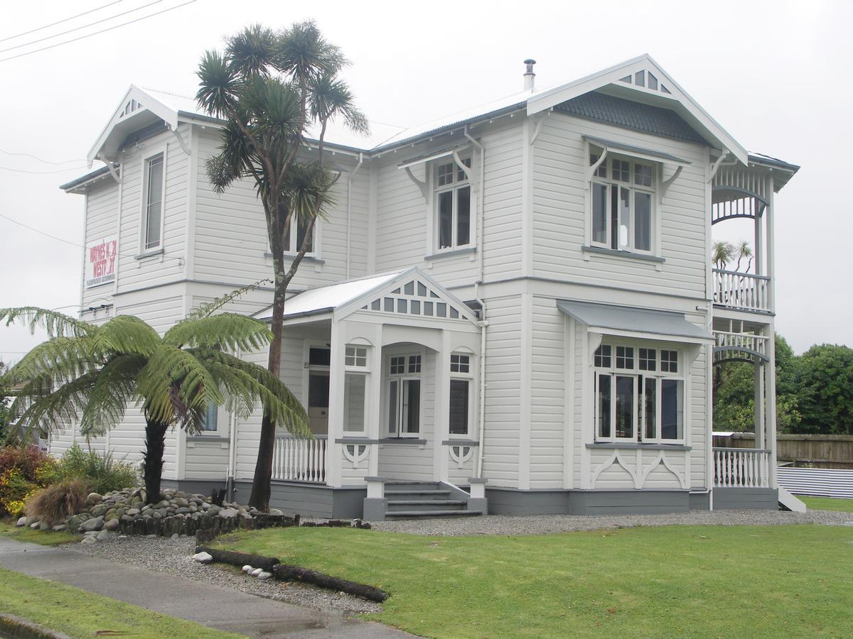 Wayne'S World Westport Hostel Ngoại thất bức ảnh